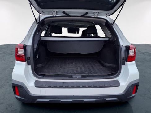 Used 2018 Subaru Outback 2.5i Limited image 9