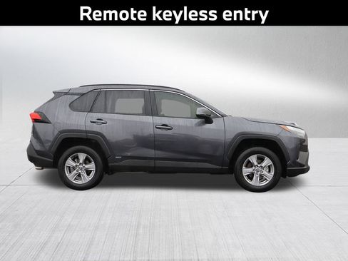 Used 2025 Toyota RAV4 XLE image 6