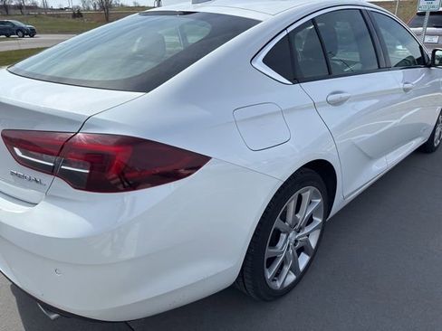 Used 2020 Buick Regal Avenir image 3