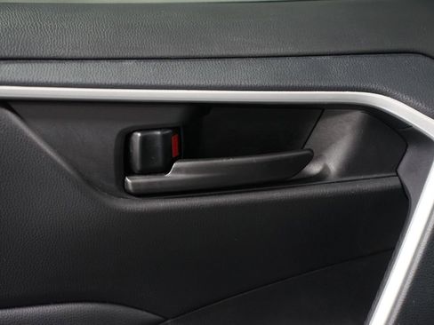 Certified 2025 Toyota RAV4 LE image 30