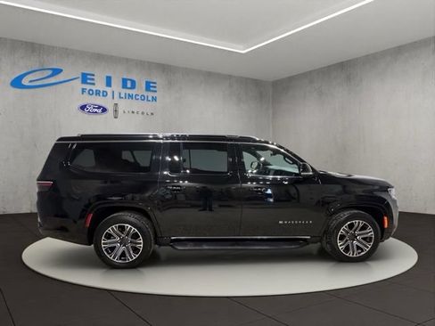 Used 2023 Jeep Wagoneer L Series II AWD/4WD image 7