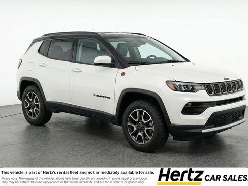 Used 2025 Jeep Compass Trailhawk AWD/4WD image 1