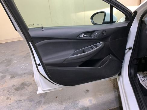 Used 2018 Chevrolet Cruze LT image 23