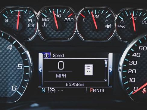 Used 2017 Chevrolet Silverado 1500 LT w/ Midnight Edition AWD/4WD image 10