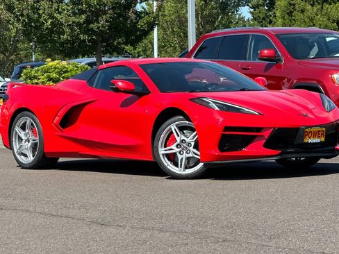 Used 2021 Chevrolet Corvette Stingray Premium Conv w/ Z51 Performance Package RWD image 2