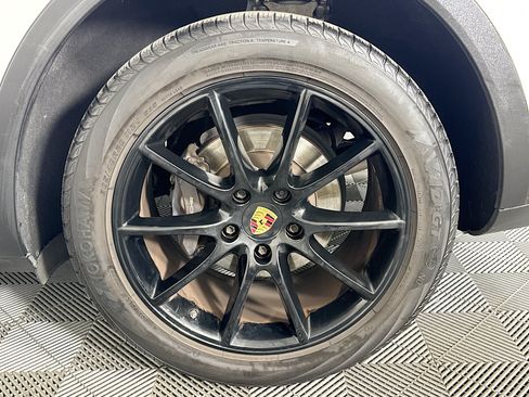 Used 2023 Porsche Cayenne AWD/4WD image 34