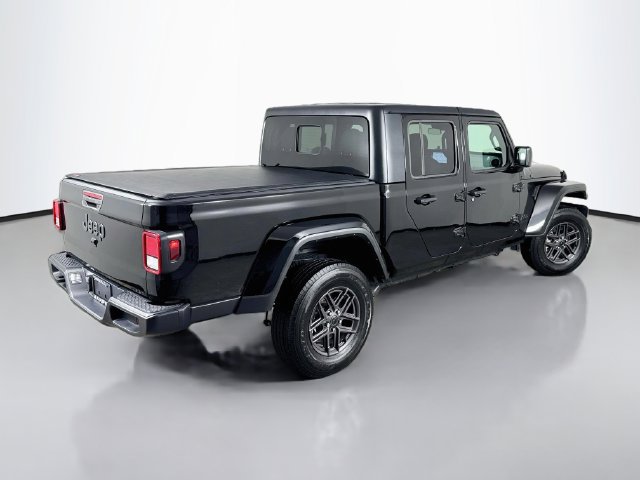 Used 2025 Jeep Gladiator Sport AWD/4WD image 7