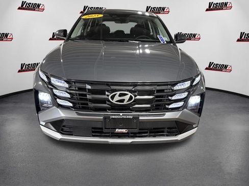 Certified 2025 Hyundai Tucson SE AWD/4WD image 2