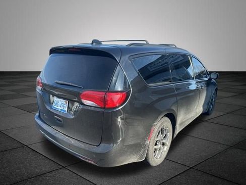 Used 2019 Chrysler Pacifica Touring-L Plus w/ S Appearance Package image 7