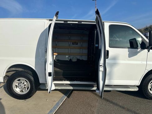 Used 2019 Chevrolet Express 2500 w/ Driver Convenience Package image 9