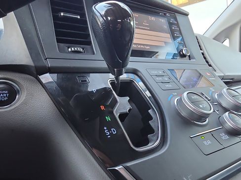 Used 2018 Toyota Sienna XLE Premium image 27