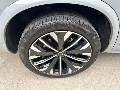 Certified 2025 Volvo XC90 B5 Plus image 6