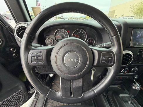 Used 2017 Jeep Wrangler Unlimited Sahara w/ Connectivity Group image 12