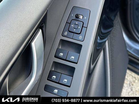 Used 2024 Kia Niro EX w/ EX Cold Weather Package image 15