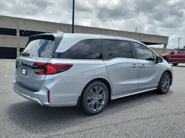New 2026 Honda Odyssey Touring image 4