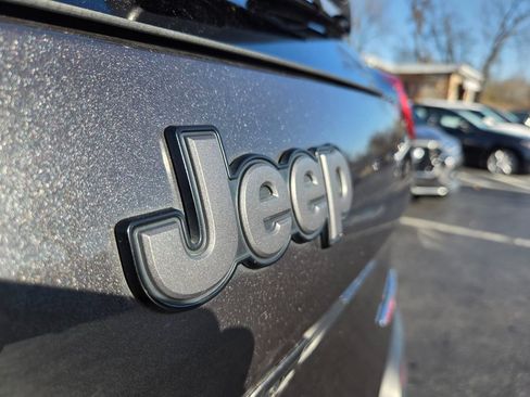 Used 2016 Jeep Cherokee Trailhawk w/ Cold Weather Group image 8