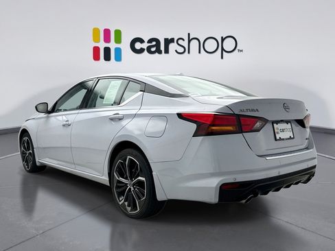 Used 2023 Nissan Altima 2.5 SR AWD/4WD image 3