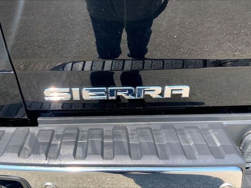 Used 2017 GMC Sierra 1500 SLT AWD/4WD image 10