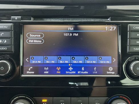 Used 2020 Nissan Rogue S FWD image 19