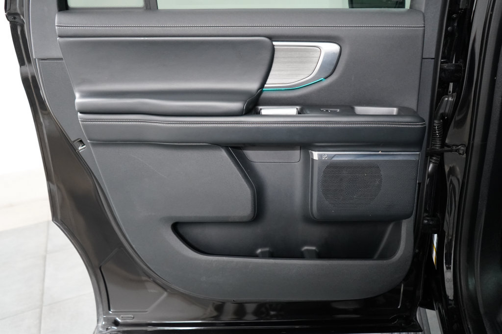 Used 2025 Ford Expedition Max Platinum AWD/4WD image 33