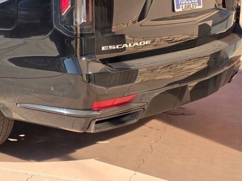Used 2023 Cadillac Escalade ESV Sport Platinum image 7