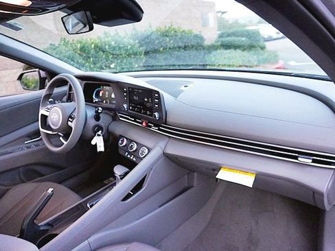 New 2026 Hyundai Elantra SE image 11