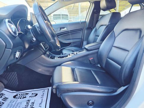 Used 2017 Mercedes-Benz GLA 250 4MATIC image 13