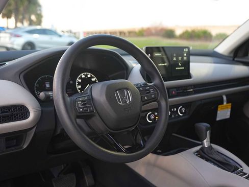 New 2026 Honda HR-V LX image 2