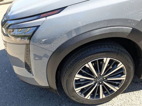 New 2026 Nissan Pathfinder Platinum image 10