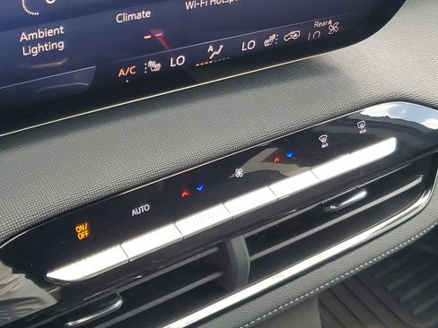 Used 2025 Buick Enclave Preferred image 29