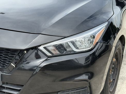 Used 2020 Nissan Versa S FWD image 11
