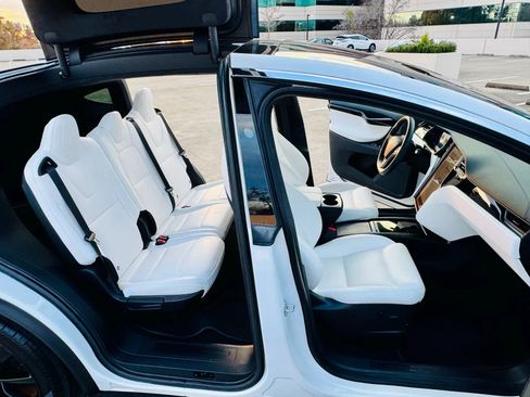 Used 2020 Tesla Model X Long Range image 27