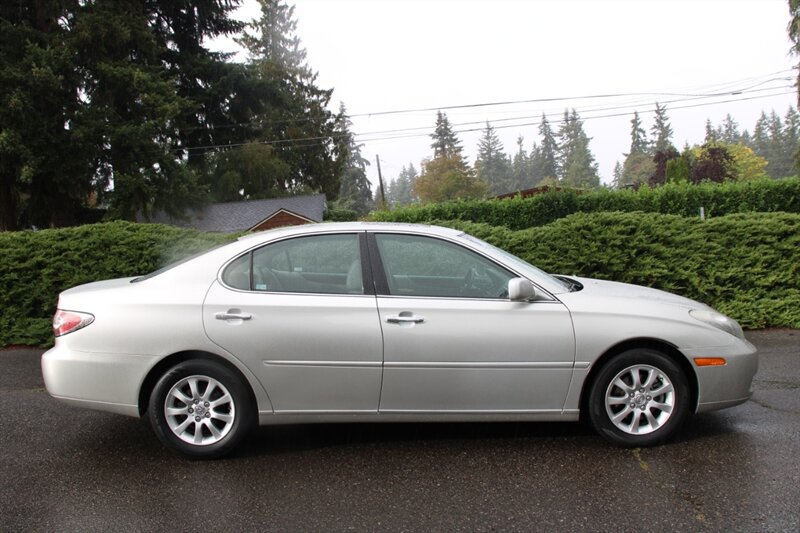 Used 2003 Lexus ES 330 w/ Premium Pkg FWD image 12