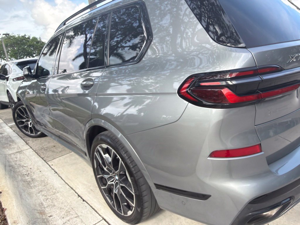 Certified 2024 BMW X7 xDrive40i w/ M Sport Package AWD/4WD image 6