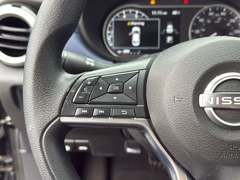 Used 2023 Nissan Versa SV image 17