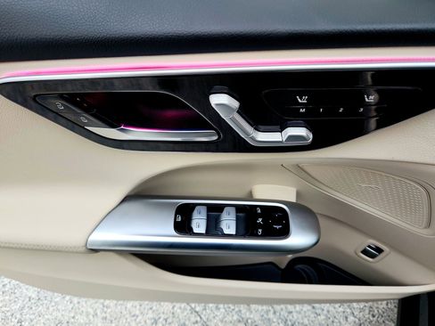 Used 2025 Mercedes-Benz C 300 Sedan image 13