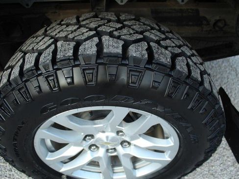 Used 2020 Chevrolet Silverado 1500 W/T w/ Z71 Off-Road Package AWD/4WD image 9