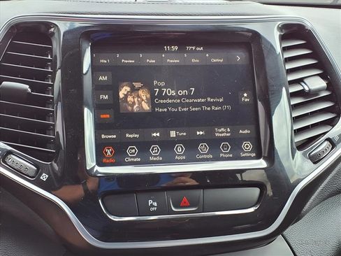 Used 2019 Jeep Cherokee Limited AWD/4WD image 10