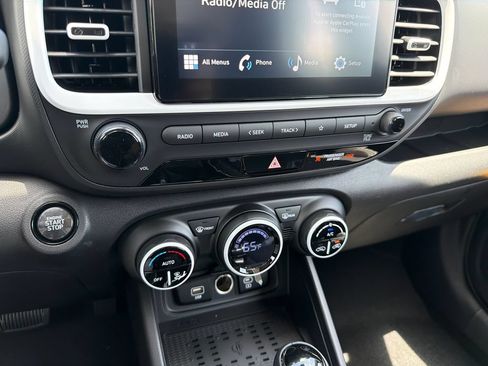 New 2026 Hyundai Venue SEL FWD image 25