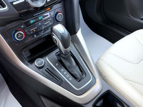 Used 2015 Ford Focus Titanium image 27