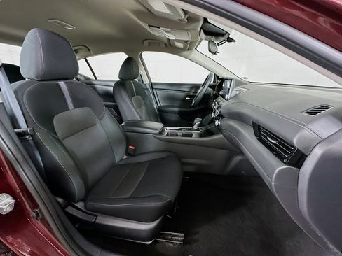 Used 2025 Nissan Sentra SV image 29