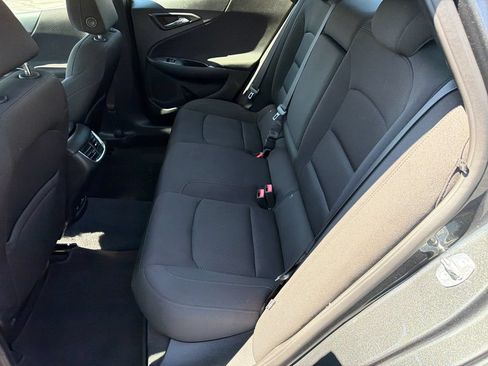 Used 2018 Chevrolet Malibu LT FWD image 32