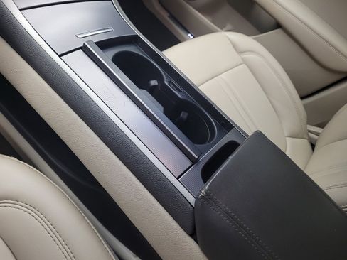 Used 2020 Lincoln MKZ image 26