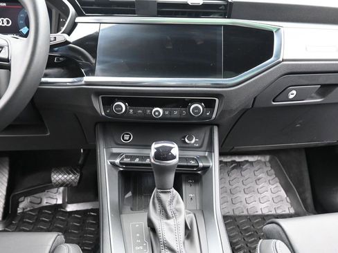 Used 2025 Audi Q3 2.0T Premium AWD/4WD image 15
