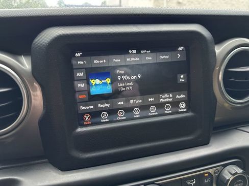 Used 2021 Jeep Wrangler Unlimited Sahara w/ LED Lighting Group AWD/4WD image 18