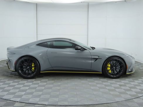 Used 2025 Aston Martin V8 Vantage Coupe image 4