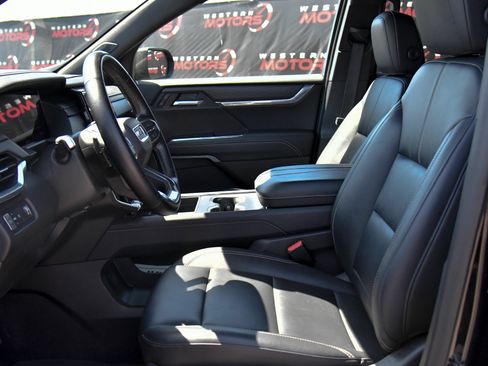 Used 2024 GMC Acadia Elevation FWD image 18