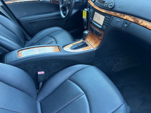 Used 2007 Mercedes-Benz E 350 Sedan image 32