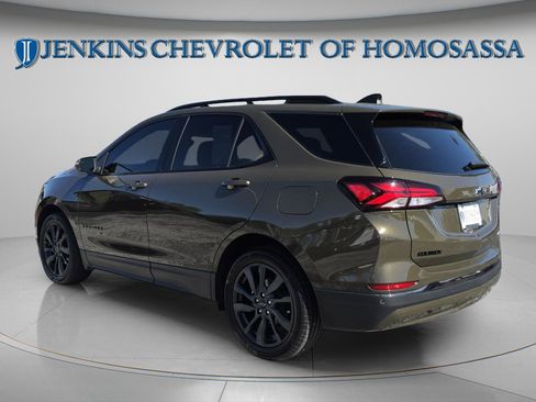 Used 2023 Chevrolet Equinox RS w/ RS Leather Package image 5