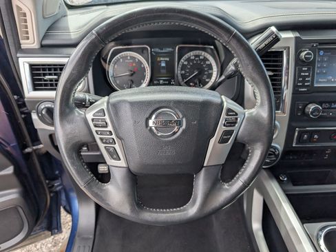 Used 2017 Nissan Titan PRO-4X w/ Pro-4x Convenience Package AWD/4WD image 18